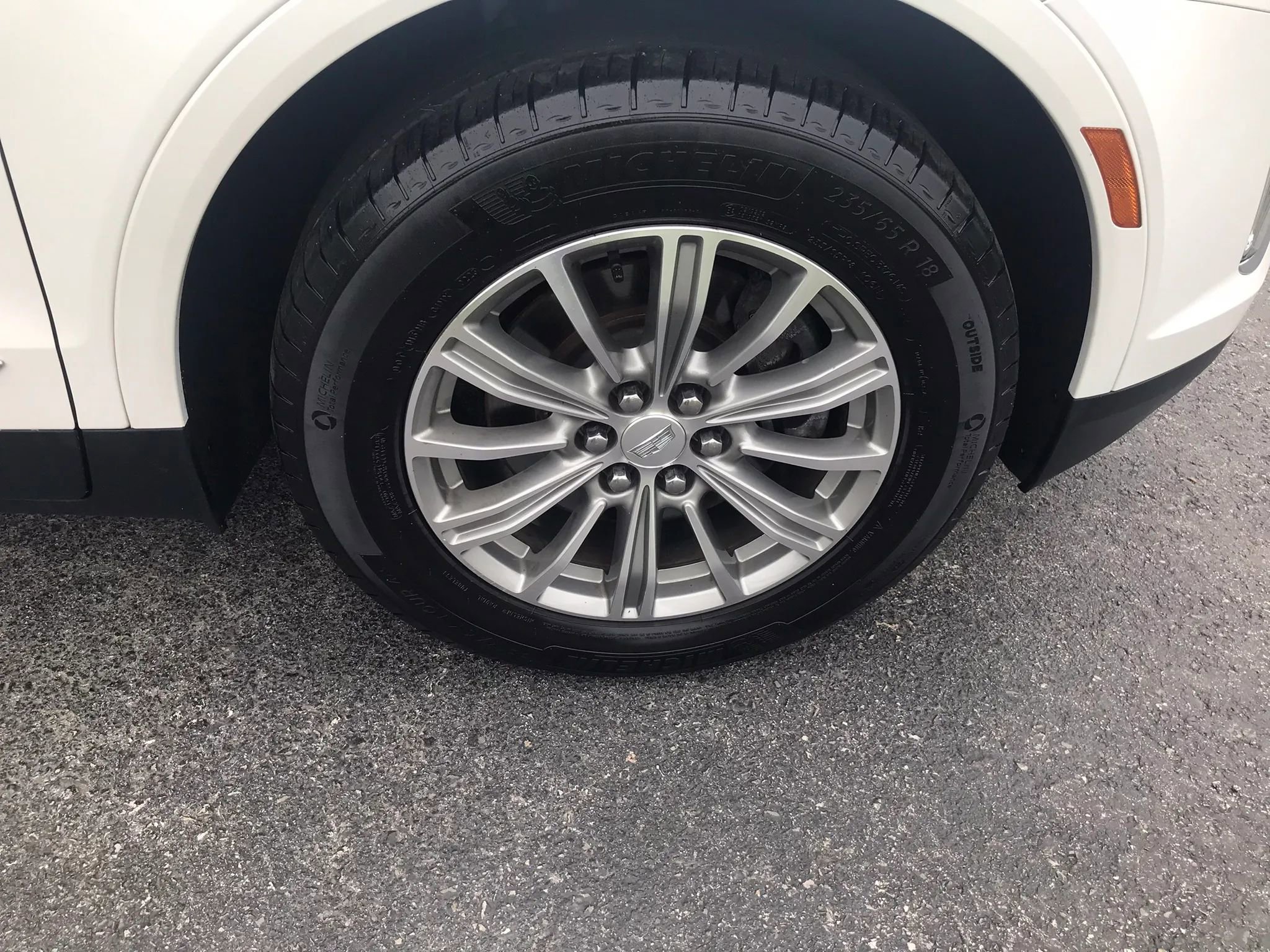 Used 2017 Cadillac XT5 Luxury w/ Driver Awareness Package AWD/4WD image 43