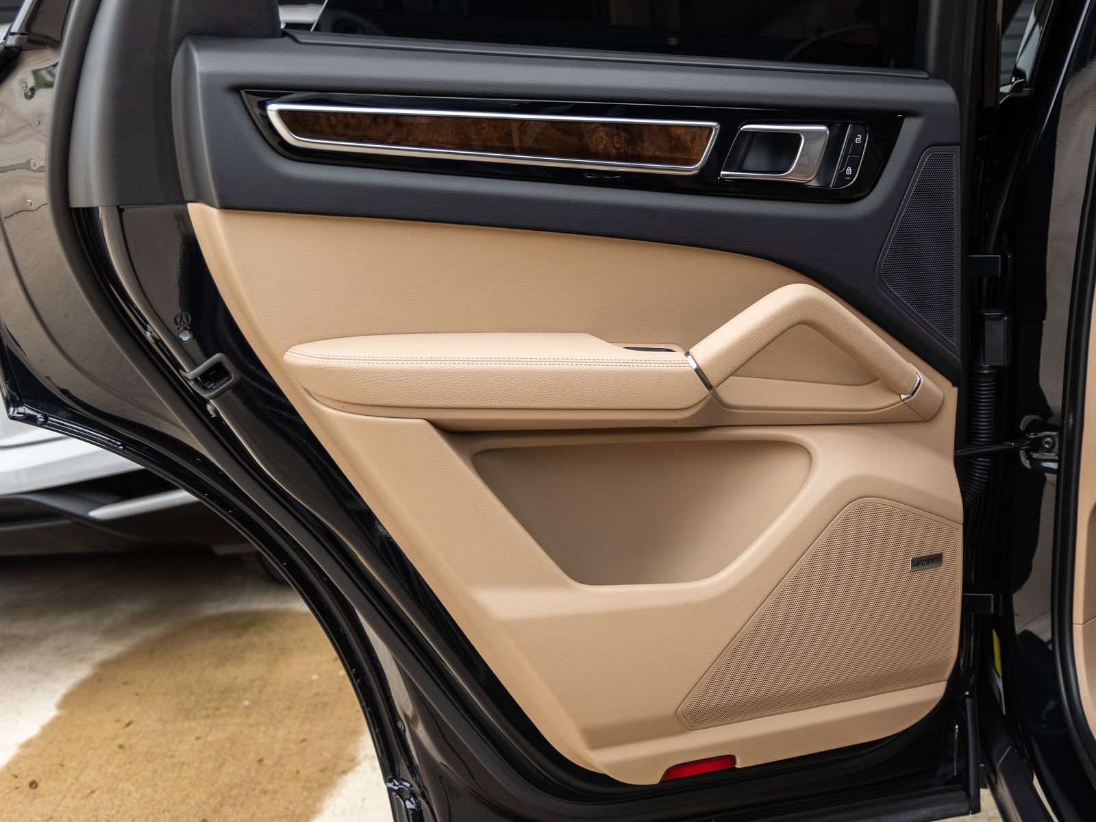 Certified 2023 Porsche Cayenne S Platinum image 35