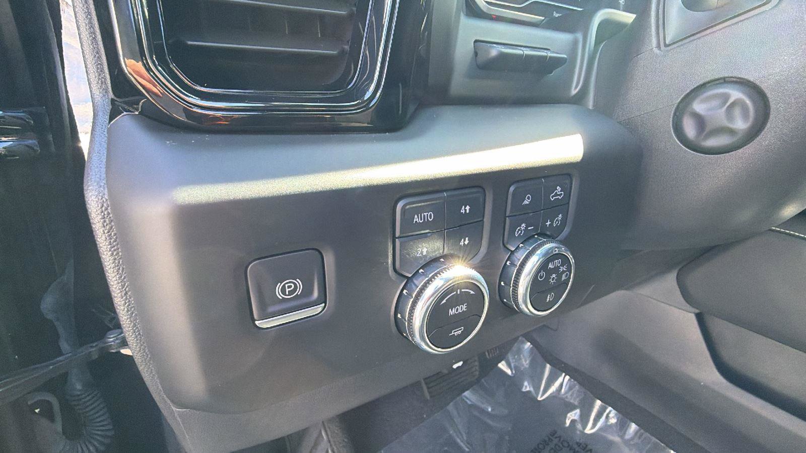 Used 2023 GMC Sierra 1500 AT4X image 16