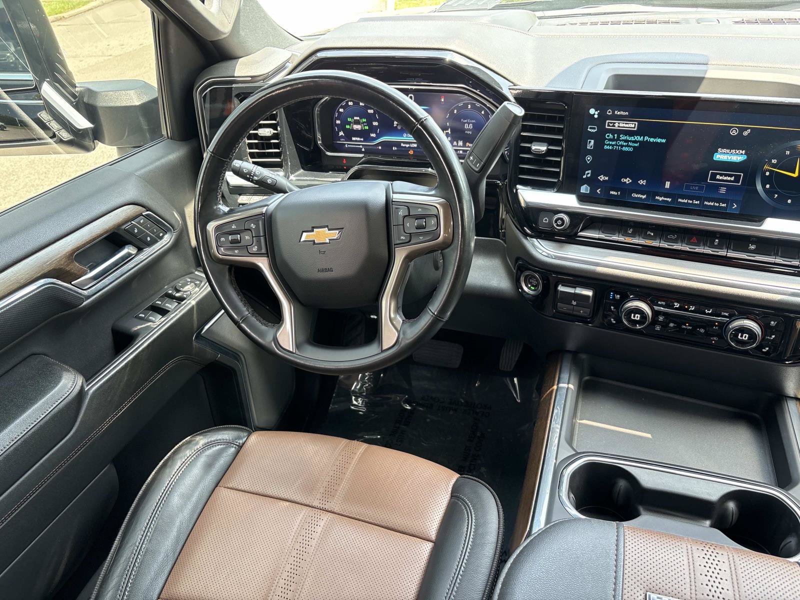 Used 2024 Chevrolet Silverado 2500 High Country w/ High Country Premium Package AWD/4WD image 27