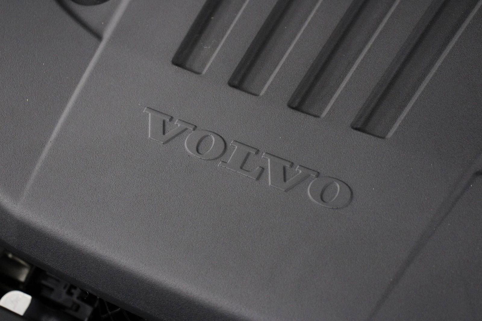 Used 2025 Volvo V60 B5 Cross Country Plus image 25