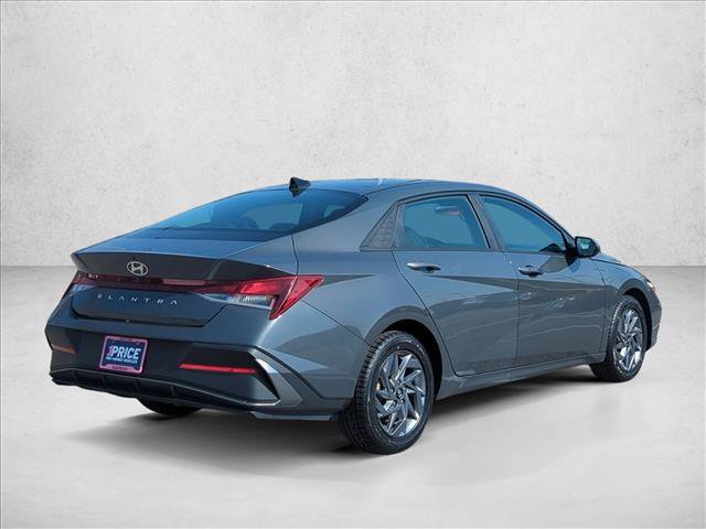 Used 2024 Hyundai Elantra SEL image 6