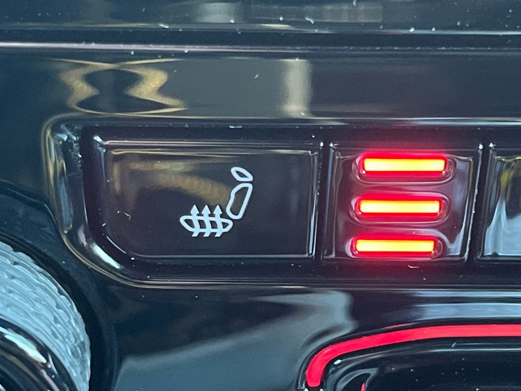 New 2025 Jeep Grand Cherokee Altitude image 15