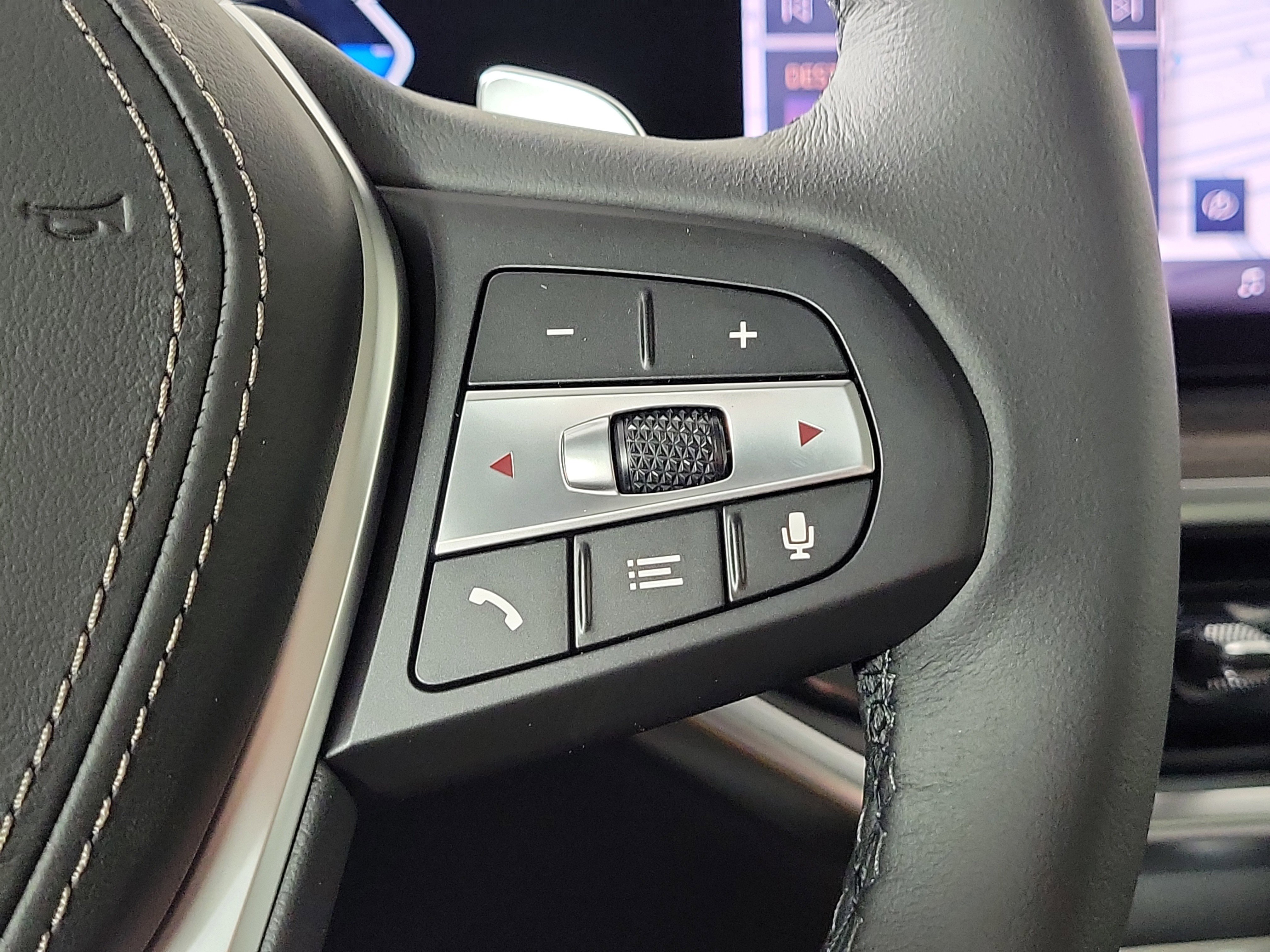 New 2026 BMW X5 xDrive50e image 14