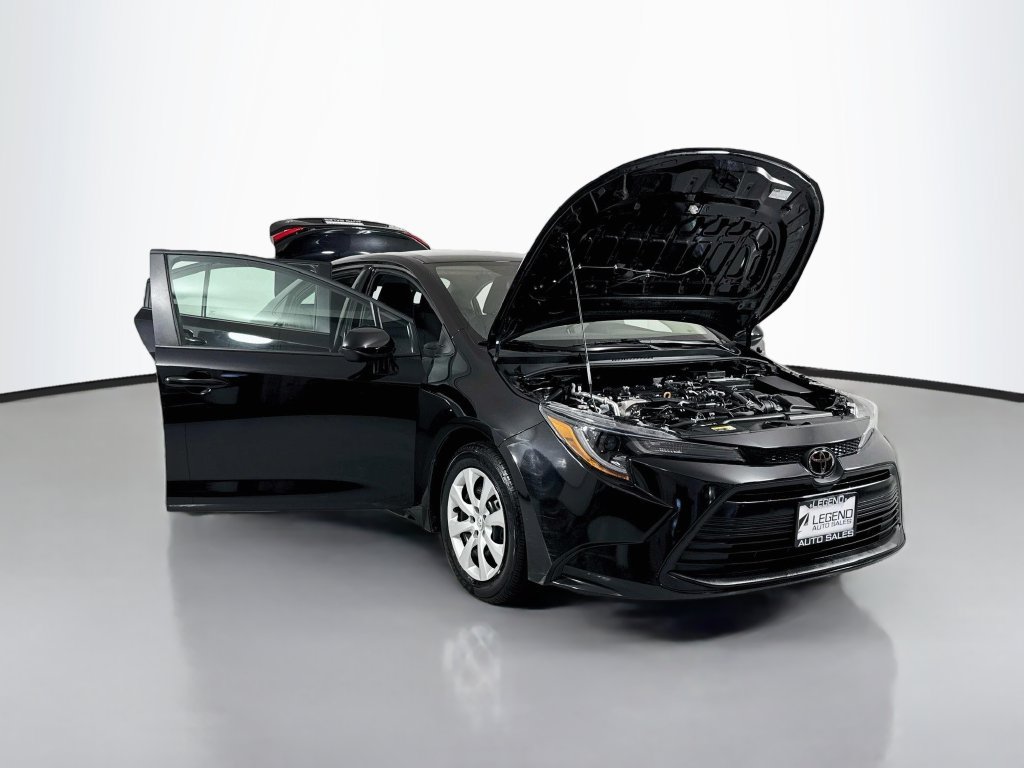 Used 2025 Toyota Corolla LE FWD image 18
