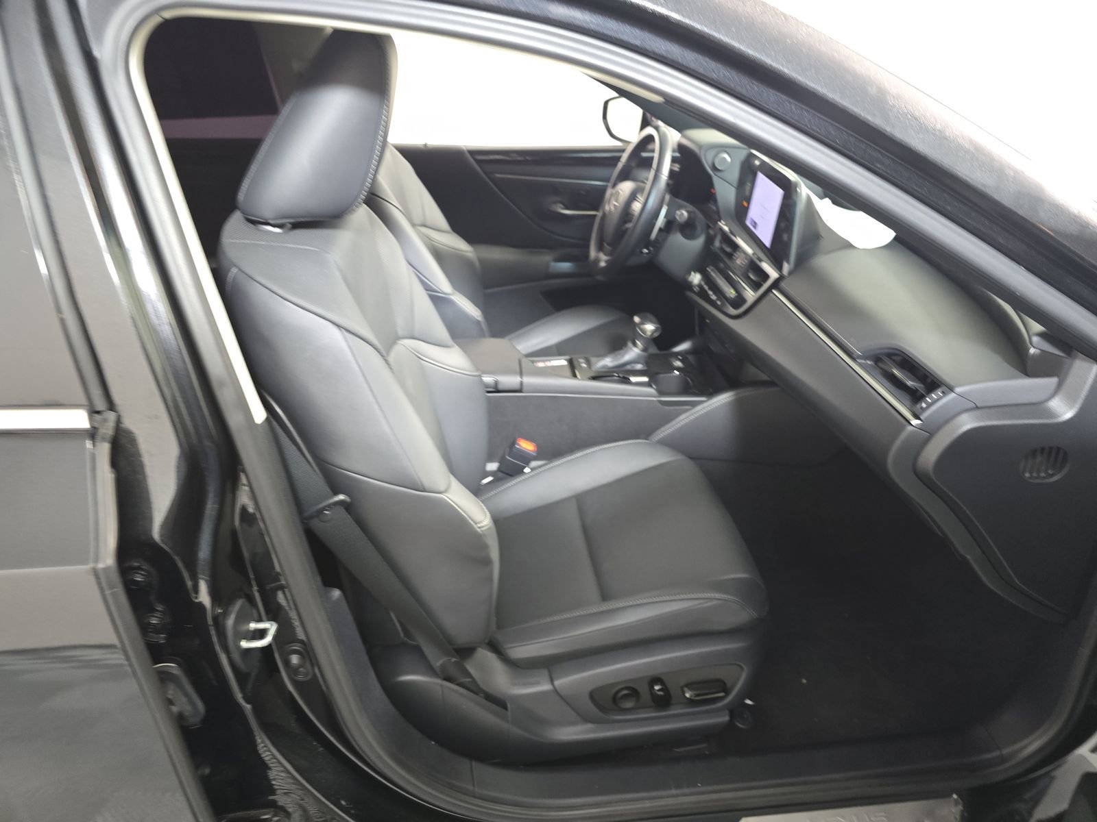 Used 2023 Lexus ES 300h w/ Premium Package FWD image 14
