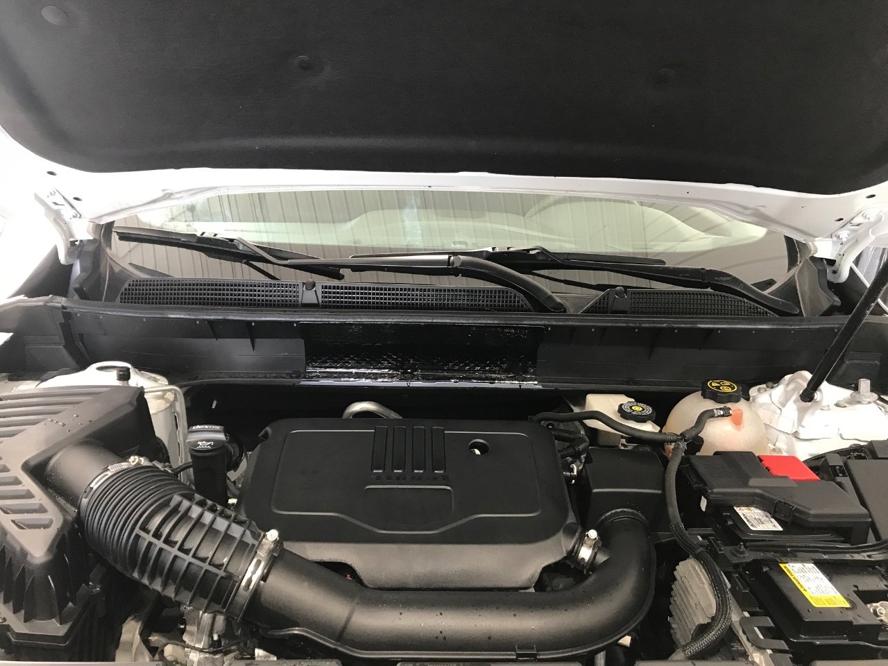 Certified 2023 GMC Acadia SLE w/ Driver Convenience Package image 8