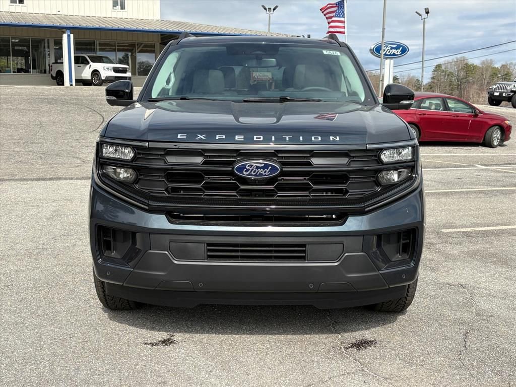 New 2026 Ford Expedition Active AWD/4WD image 2