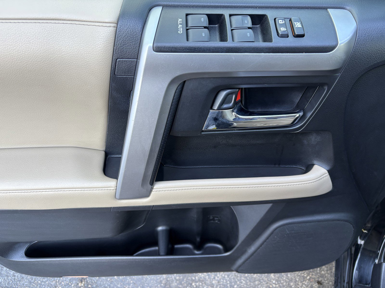 Used 2022 Toyota 4Runner SR5 Premium AWD/4WD image 15
