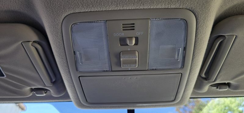 Used 2006 Toyota RAV4 Limited AWD/4WD image 29