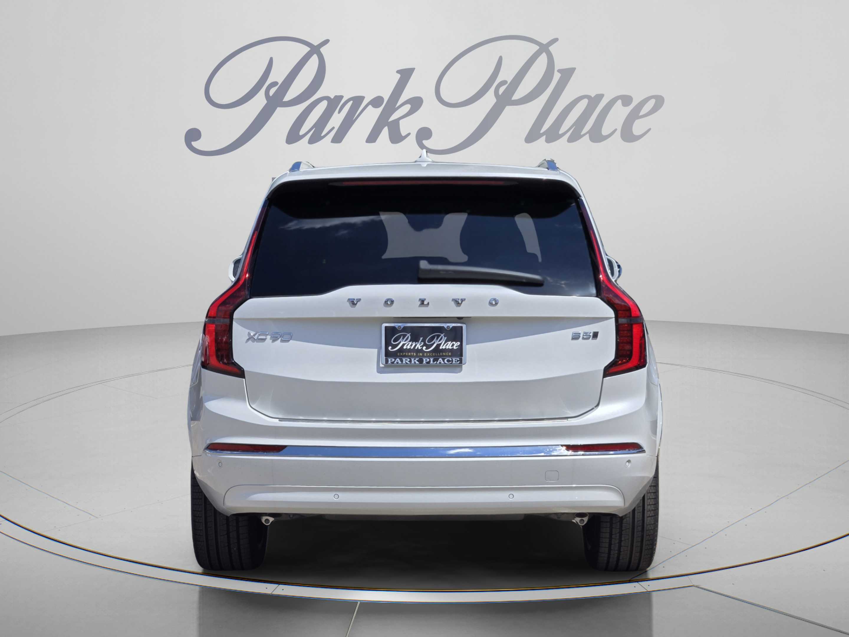 New 2026 Volvo XC90 B5 Plus w/ Protection Package Premier AWD/4WD image 4