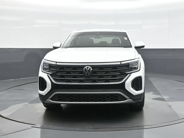Used 2024 Volkswagen Atlas Cross Sport SE AWD/4WD image 2