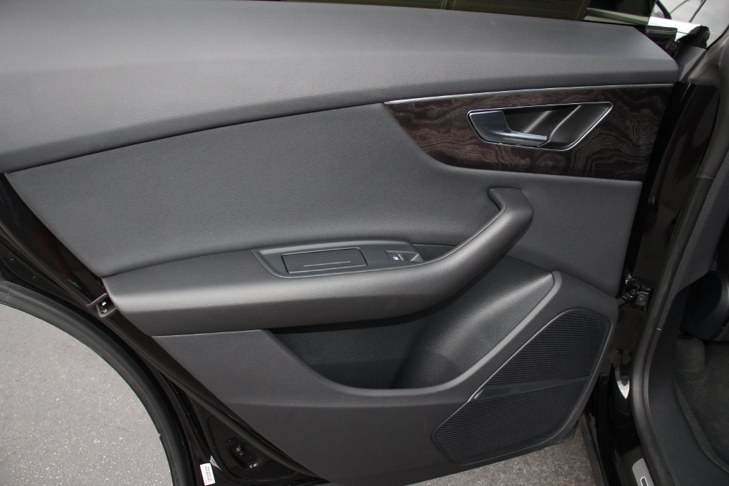 Used 2022 Audi Q8 Premium Plus AWD/4WD image 20