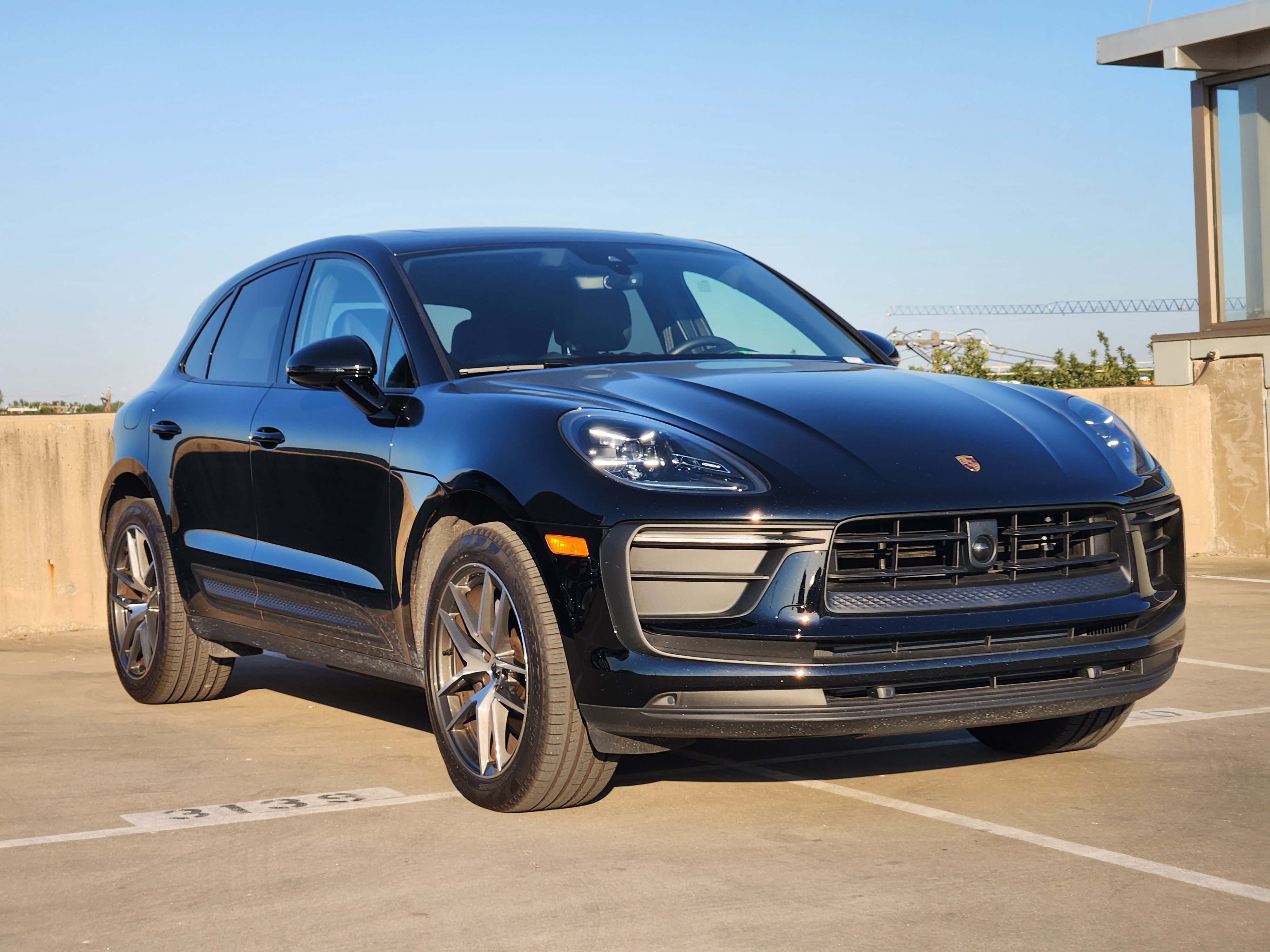 Certified 2026 Porsche Macan AWD/4WD image 9