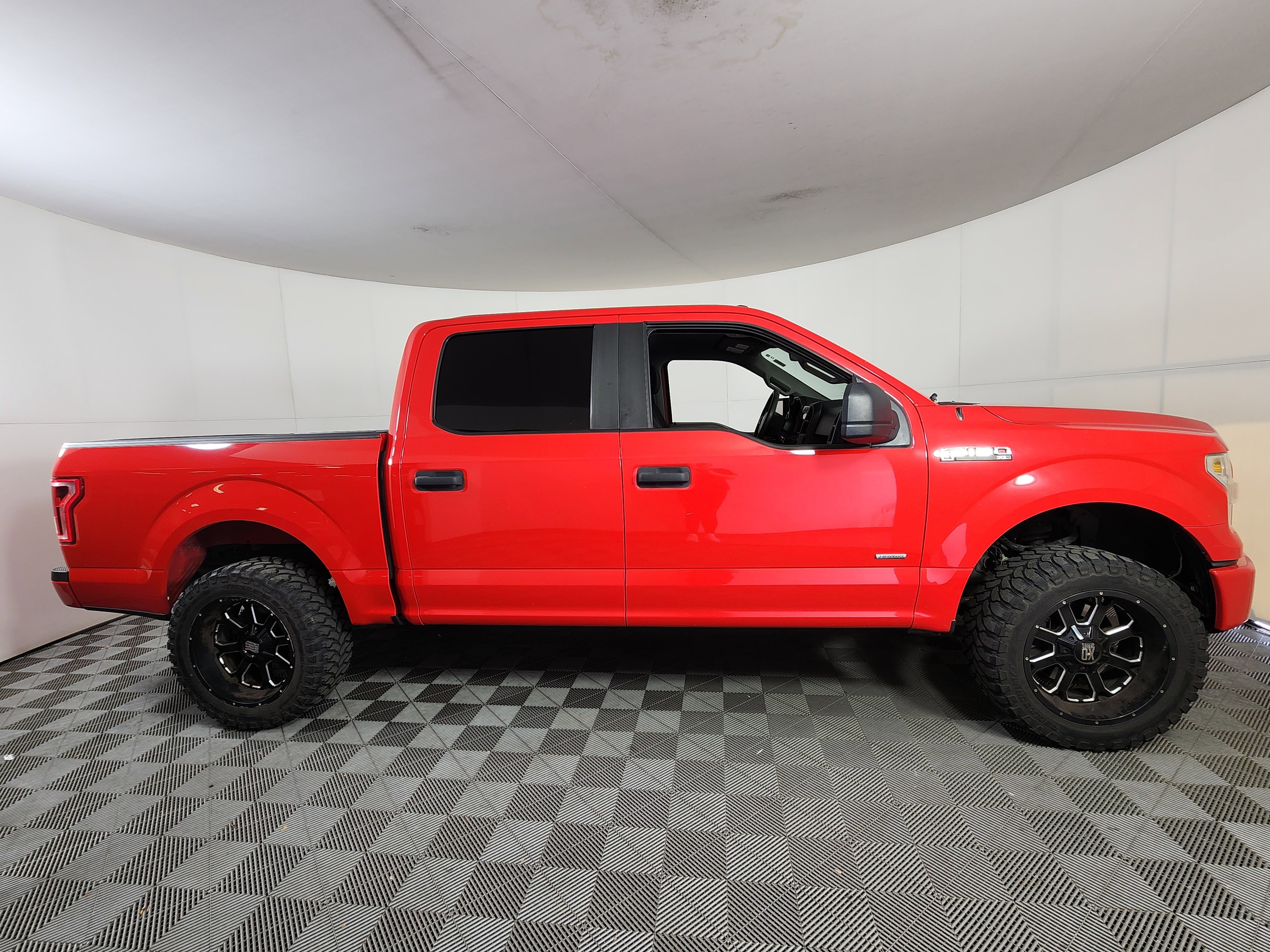 Used 2017 Ford F150 XL w/ Equipment Group 101A Mid RWD image 8