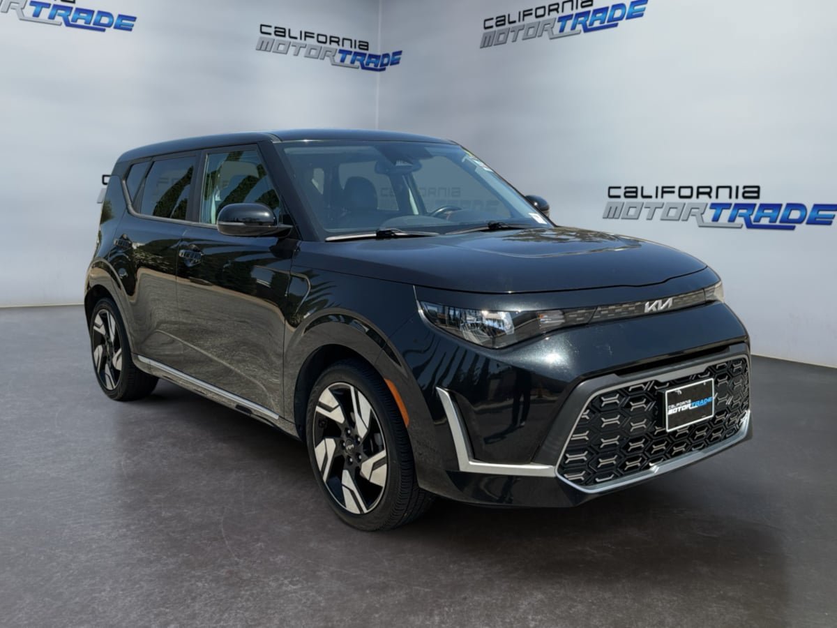 Used 2023 Kia Soul GT-Line FWD image 3