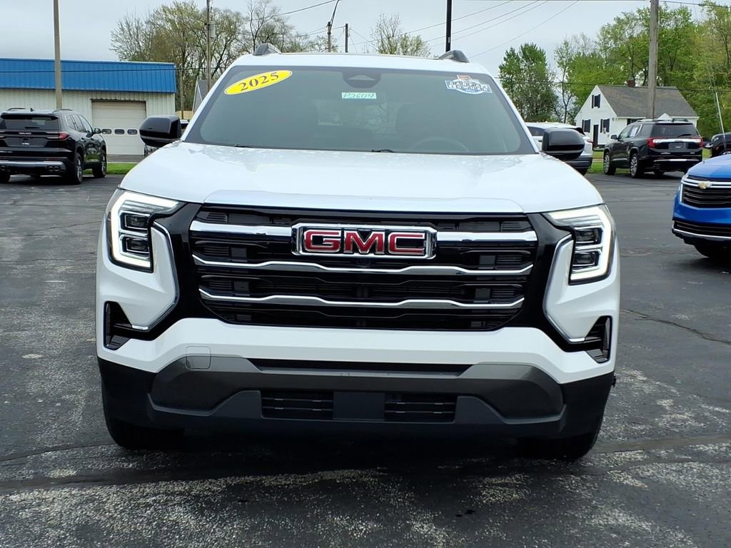 Used 2025 GMC Terrain Elevation w/ Elevation Premium Package AWD/4WD image 2
