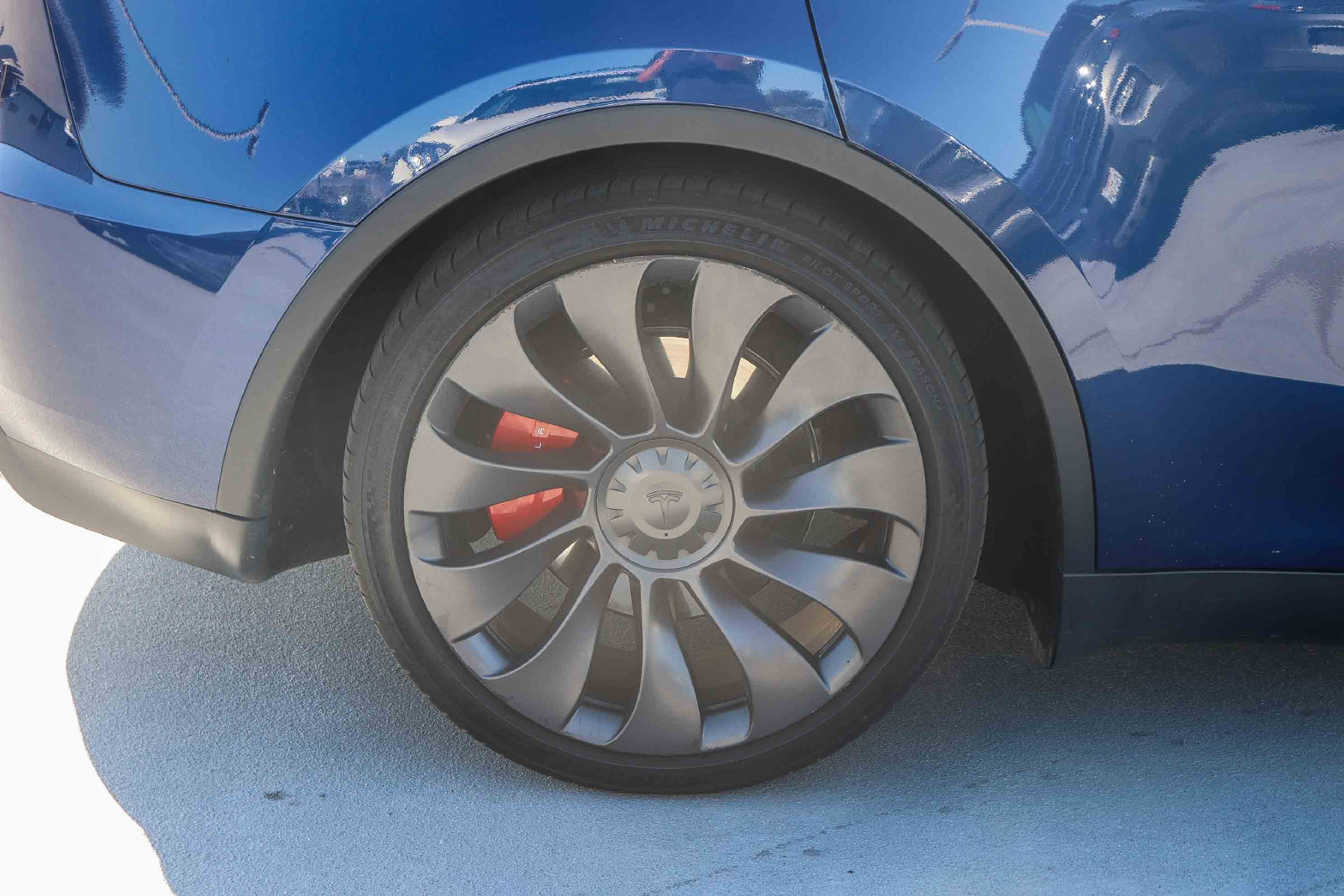 Used 2024 Tesla Model Y Performance AWD/4WD image 9