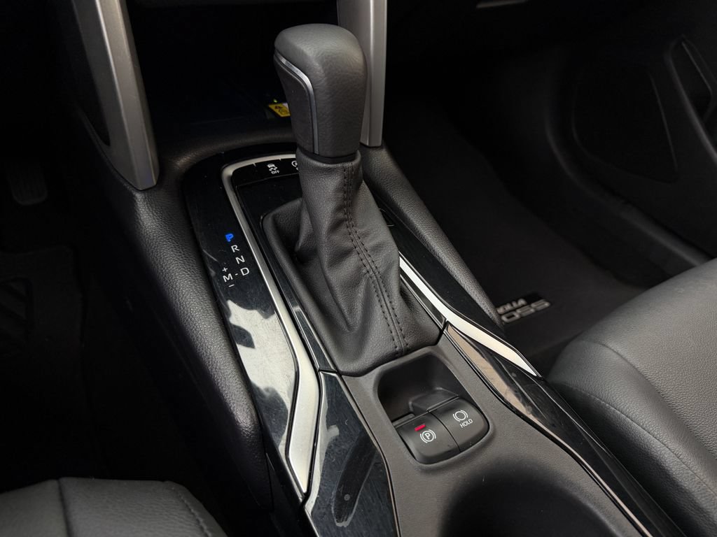 Used 2022 Toyota Corolla Cross XLE w/ Convenience Package FWD image 19