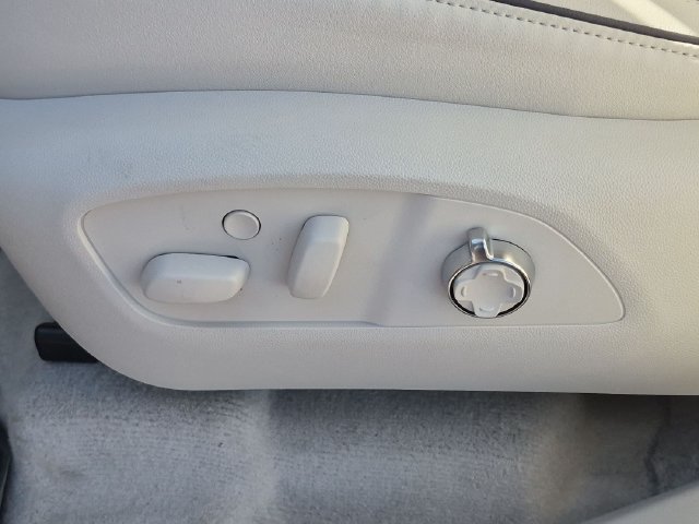 New 2027 Buick Enclave Avenir w/ LPO, Floor Liner Package FWD image 16
