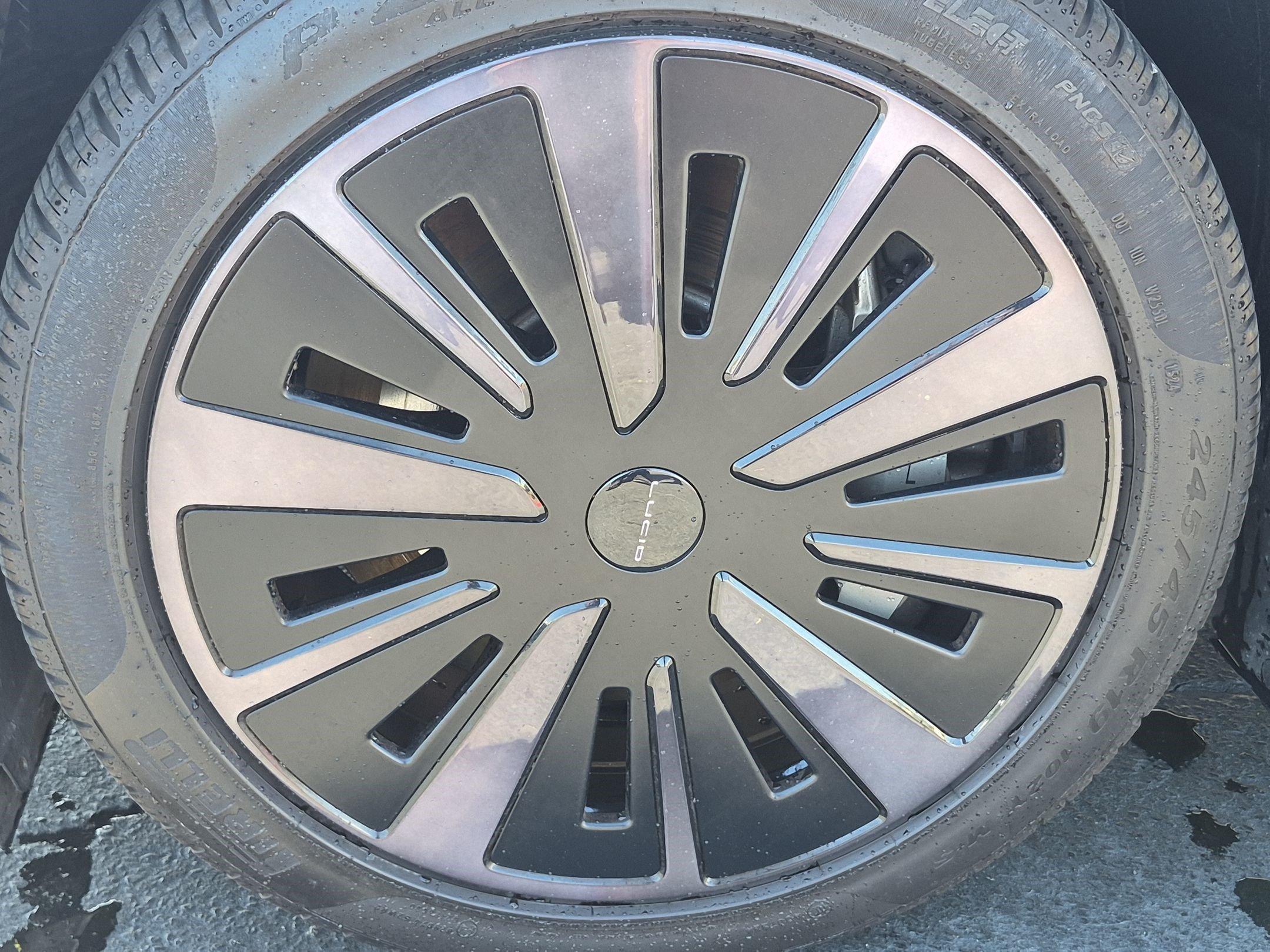 Used 2024 Lucid Air Pure RWD image 13