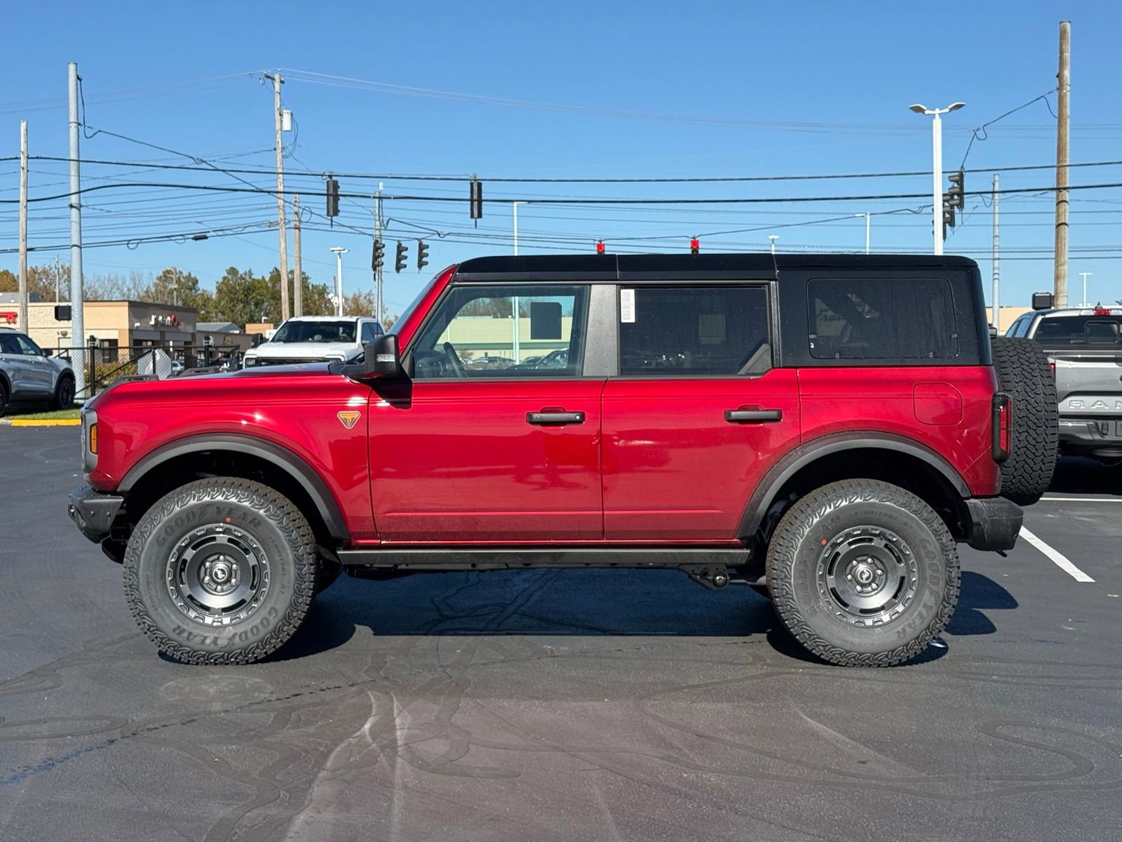 New 2025 Ford Bronco Badlands image 2