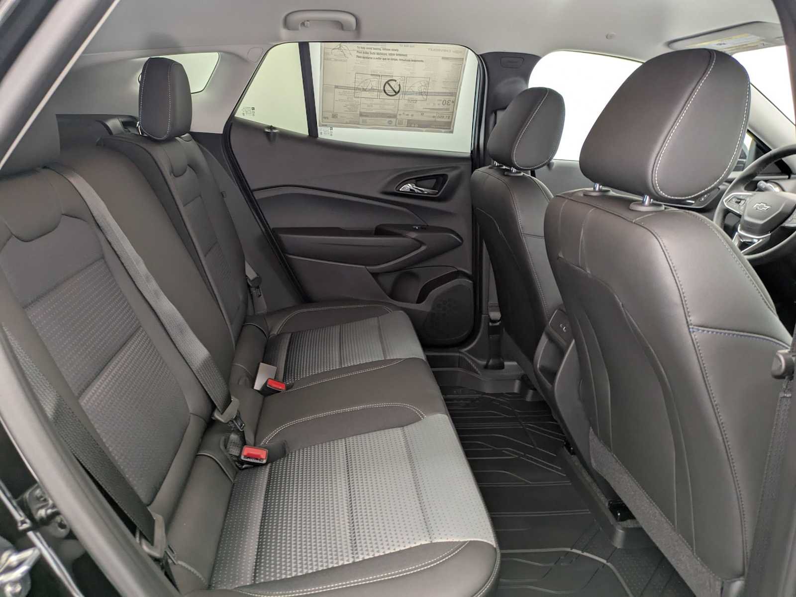 New 2026 Chevrolet Trax LT w/ Driver Confidence Package FWD image 21