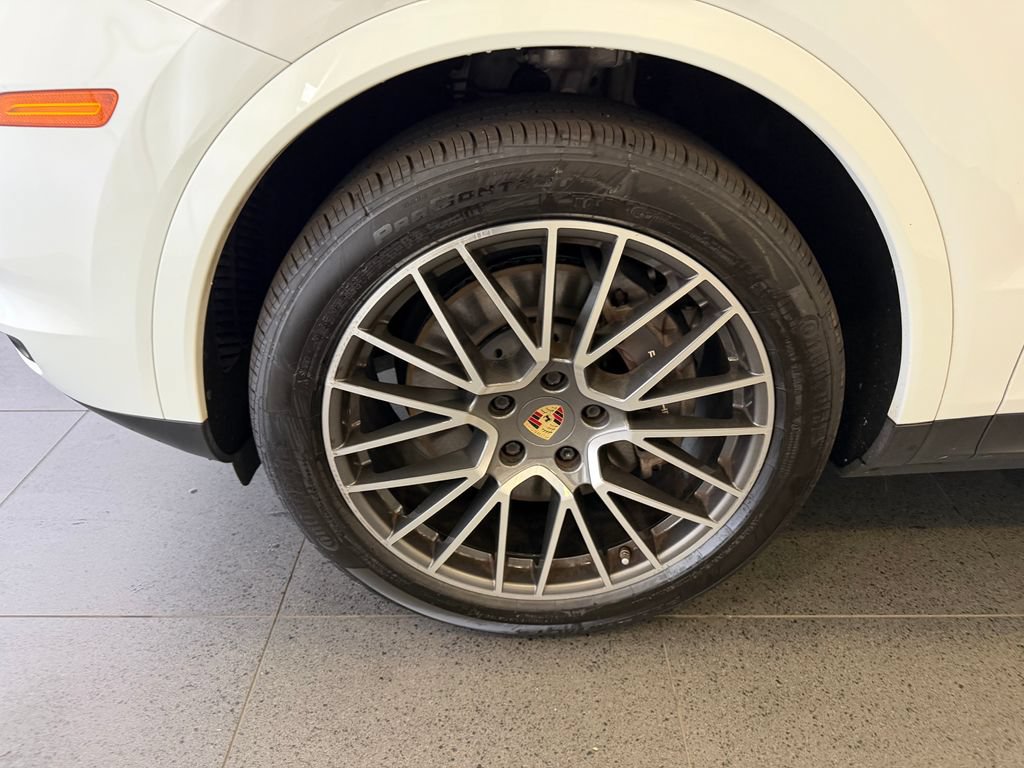 Certified 2022 Porsche Cayenne Platinum Edition AWD/4WD image 10