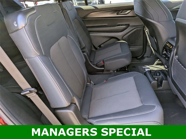 New 2025 Jeep Grand Cherokee L Laredo w/ Luxury Tech Group I image 28