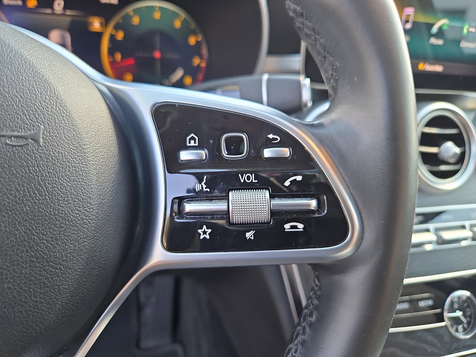 Used 2021 Mercedes-Benz C 300 4MATIC Sedan image 22