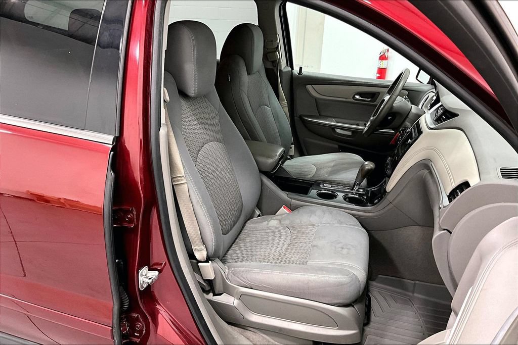 Used 2016 Chevrolet Traverse LT FWD image 9