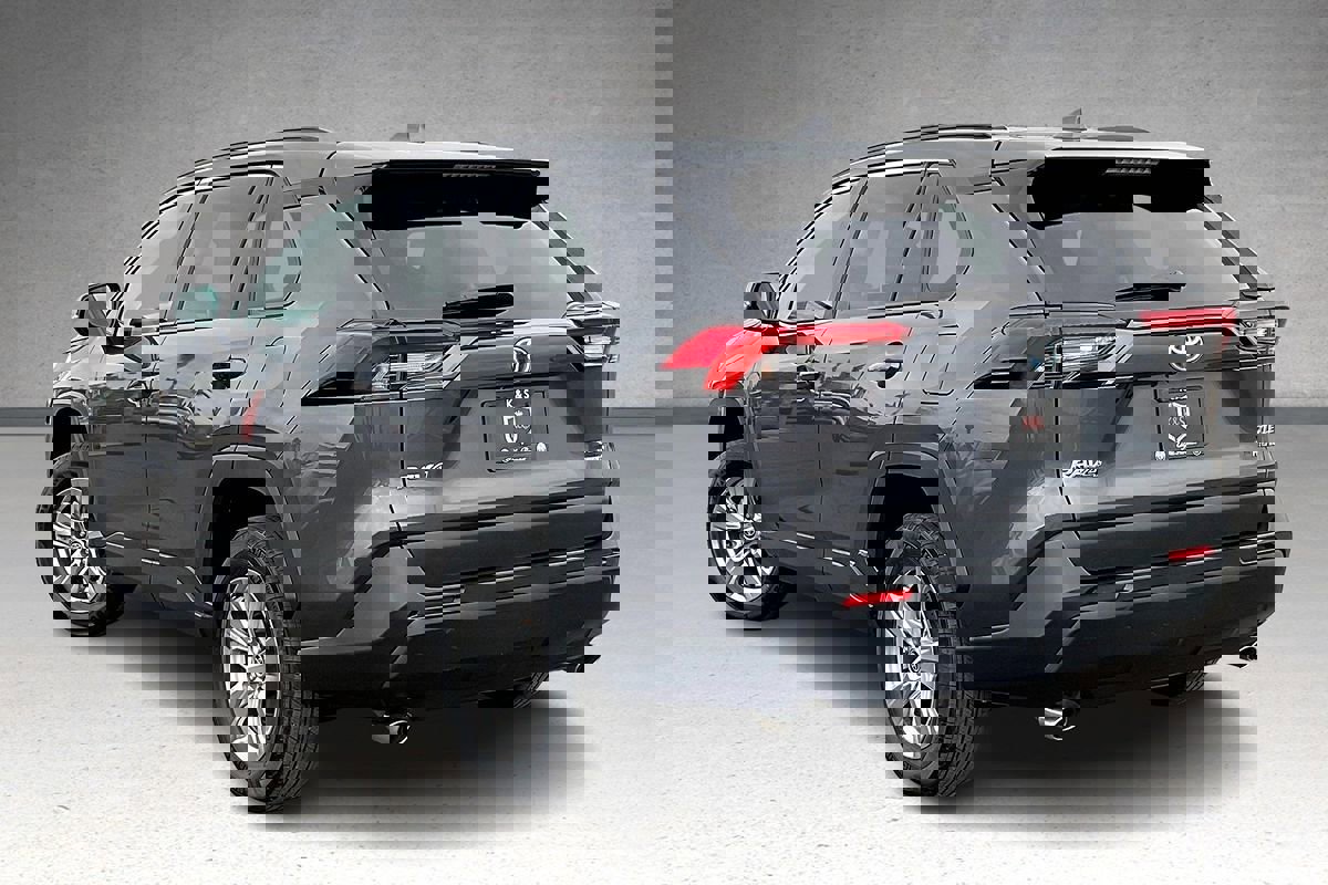 Used 2024 Toyota RAV4 XLE image 33