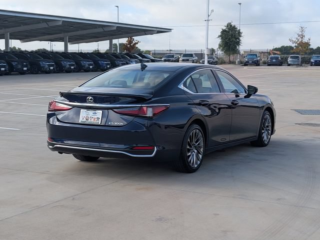 Used 2025 Lexus ES 300h w/ Technology Package FWD image 5