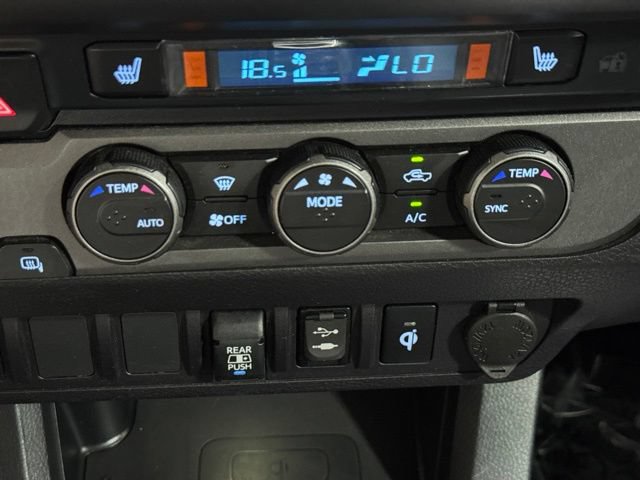 Used 2019 Toyota Tacoma TRD Sport AWD/4WD image 17