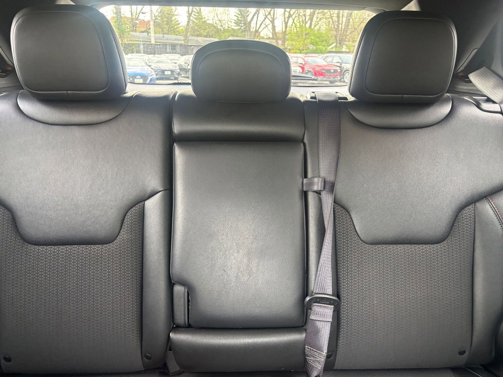 Used 2025 Jeep Compass Trailhawk image 36