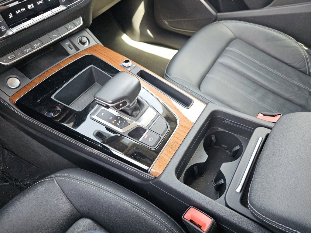 Used 2022 Audi Q5 2.0T Premium Plus w/ Premium Plus Package AWD/4WD image 32