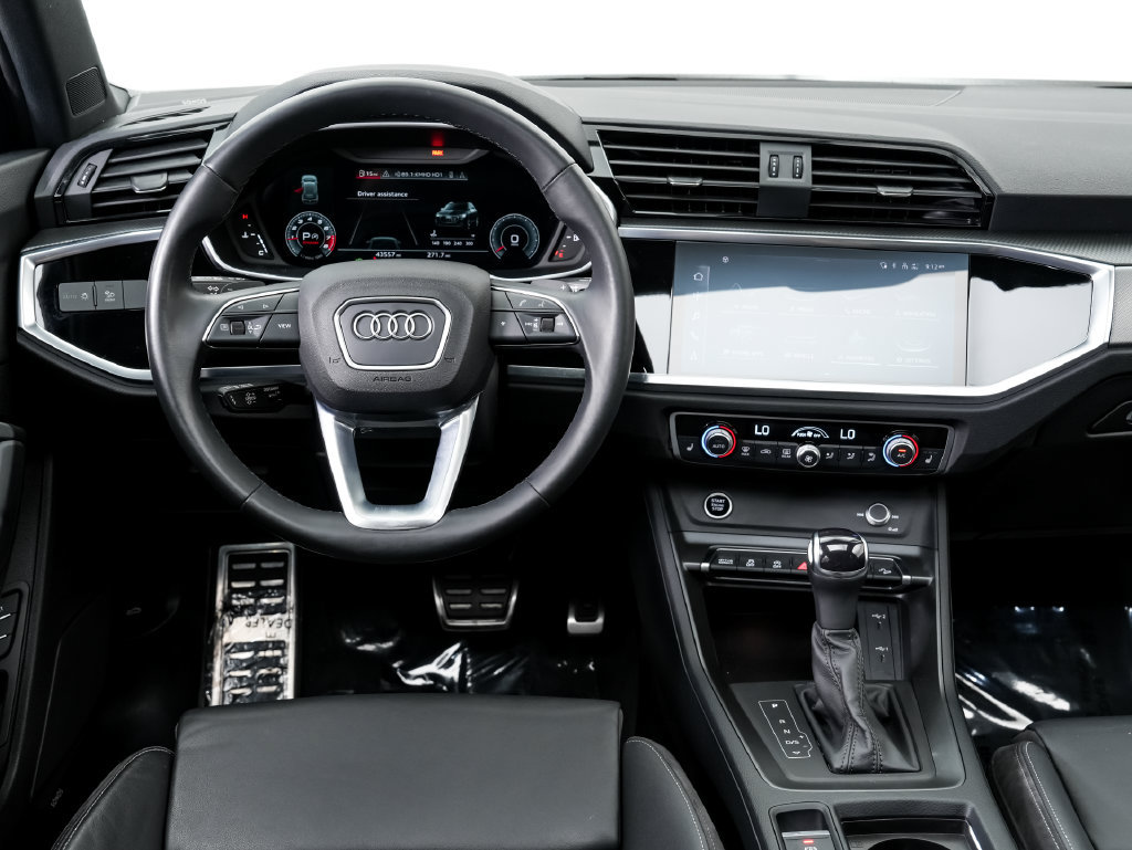Used 2022 Audi Q3 2.0T Premium Plus w/ Premium Plus Package AWD/4WD image 15