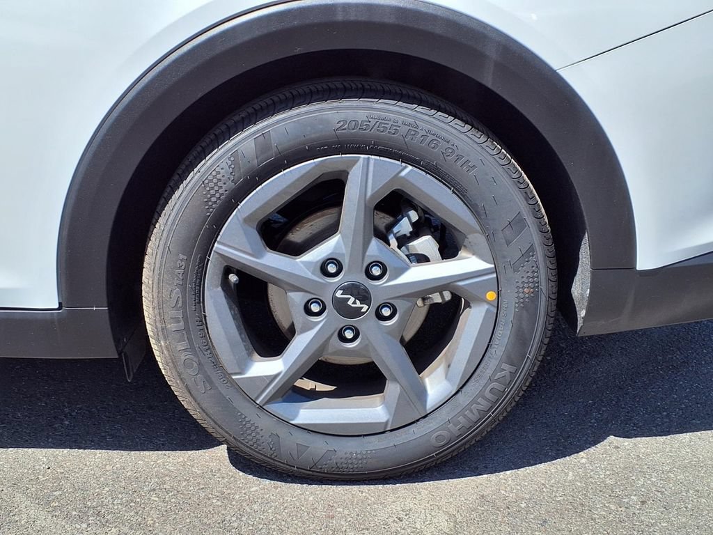 Used 2025 Kia K4 FWD image 7