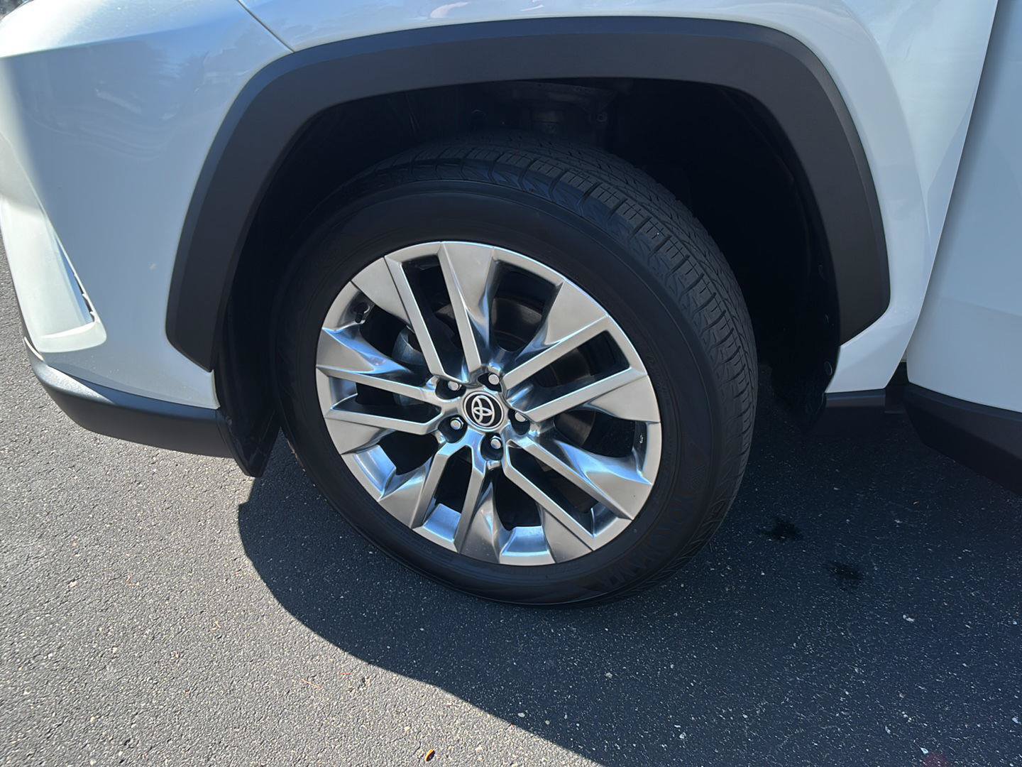 Used 2020 Toyota RAV4 Limited w/ Limited Grade Weather Package AWD/4WD image 5