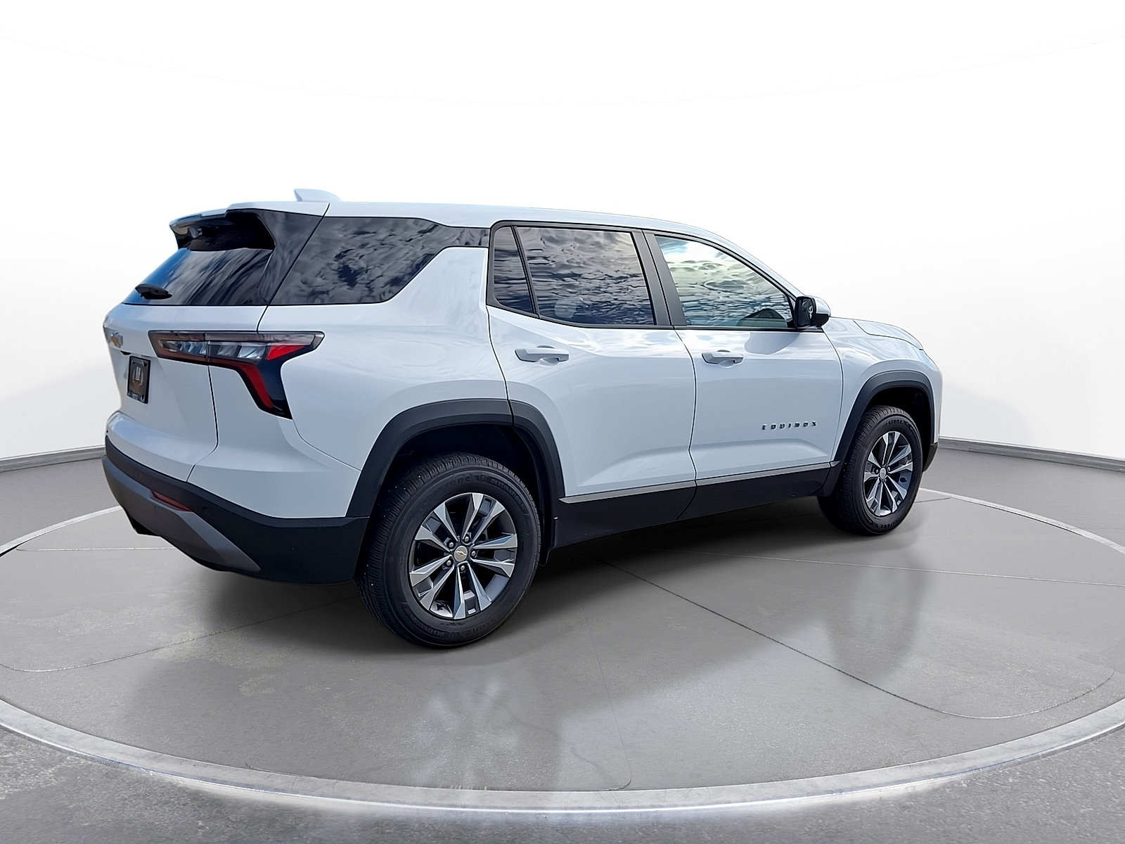 New 2025 Chevrolet Equinox LT w/ Safety and Technology Package FWD image 8