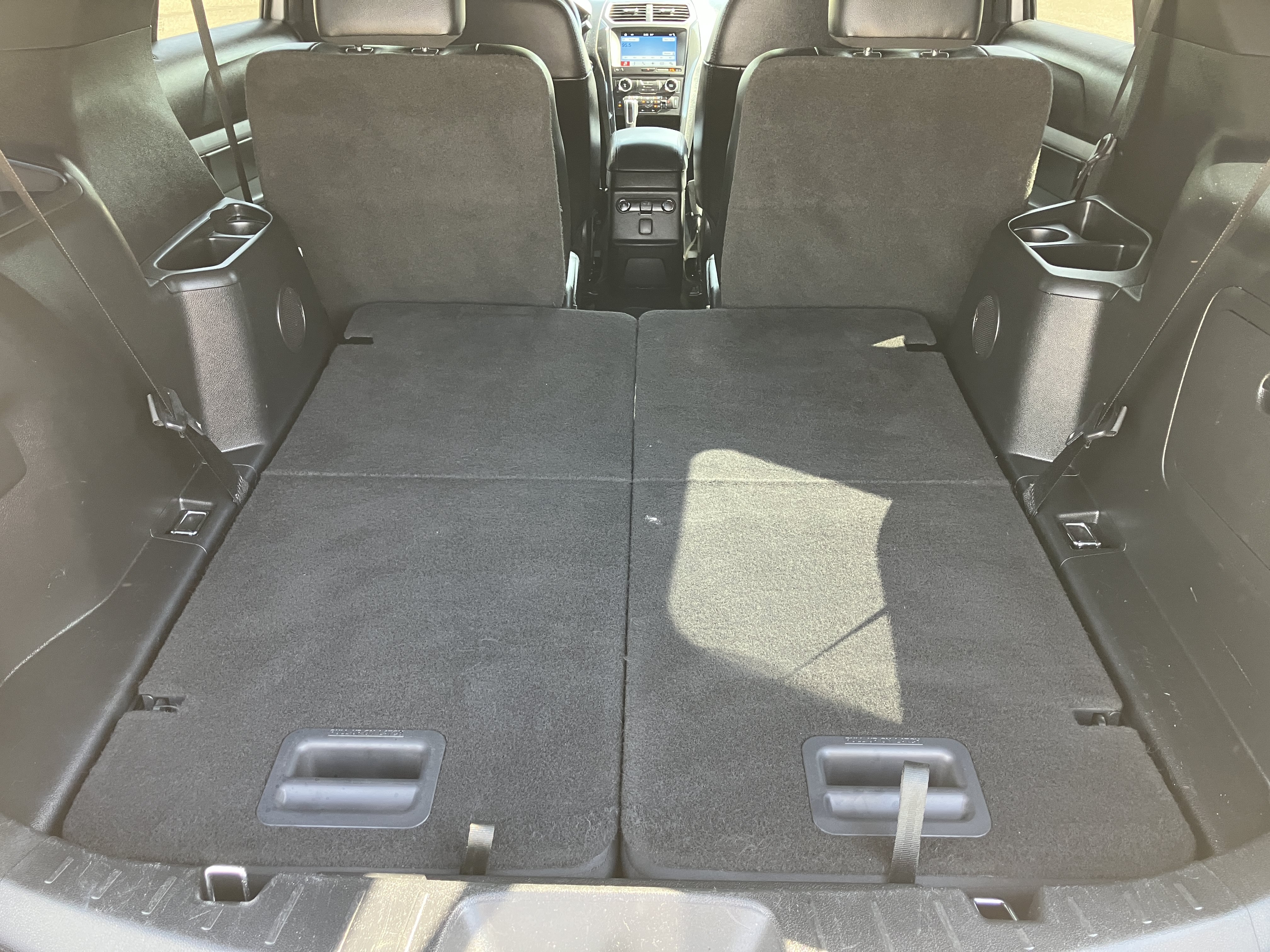 Used 2017 Ford Explorer XLT w/ Equipment Group 202A AWD/4WD image 22