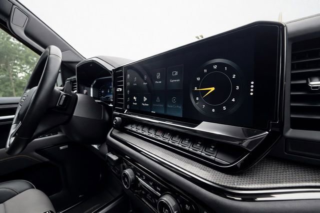 Used 2022 Chevrolet Silverado 1500 ZR2 w/ Technology Package AWD/4WD image 19