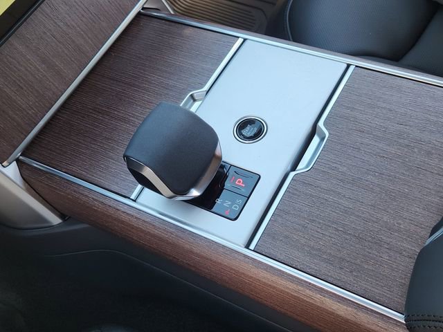 New 2026 Land Rover Range Rover Long Wheelbase SE image 15