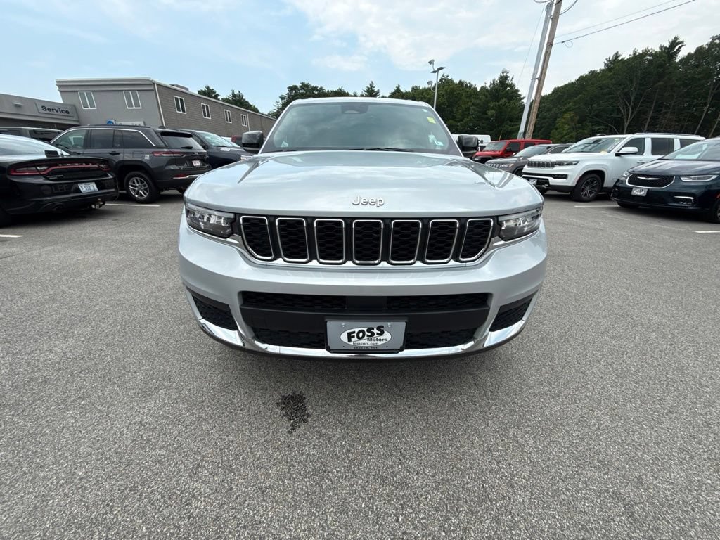 Certified 2025 Jeep Grand Cherokee L Laredo w/ Luxury Tech Group I AWD/4WD image 8