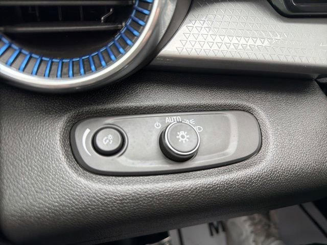 Used 2024 Chevrolet Trax LT w/ Driver Confidence Package image 40