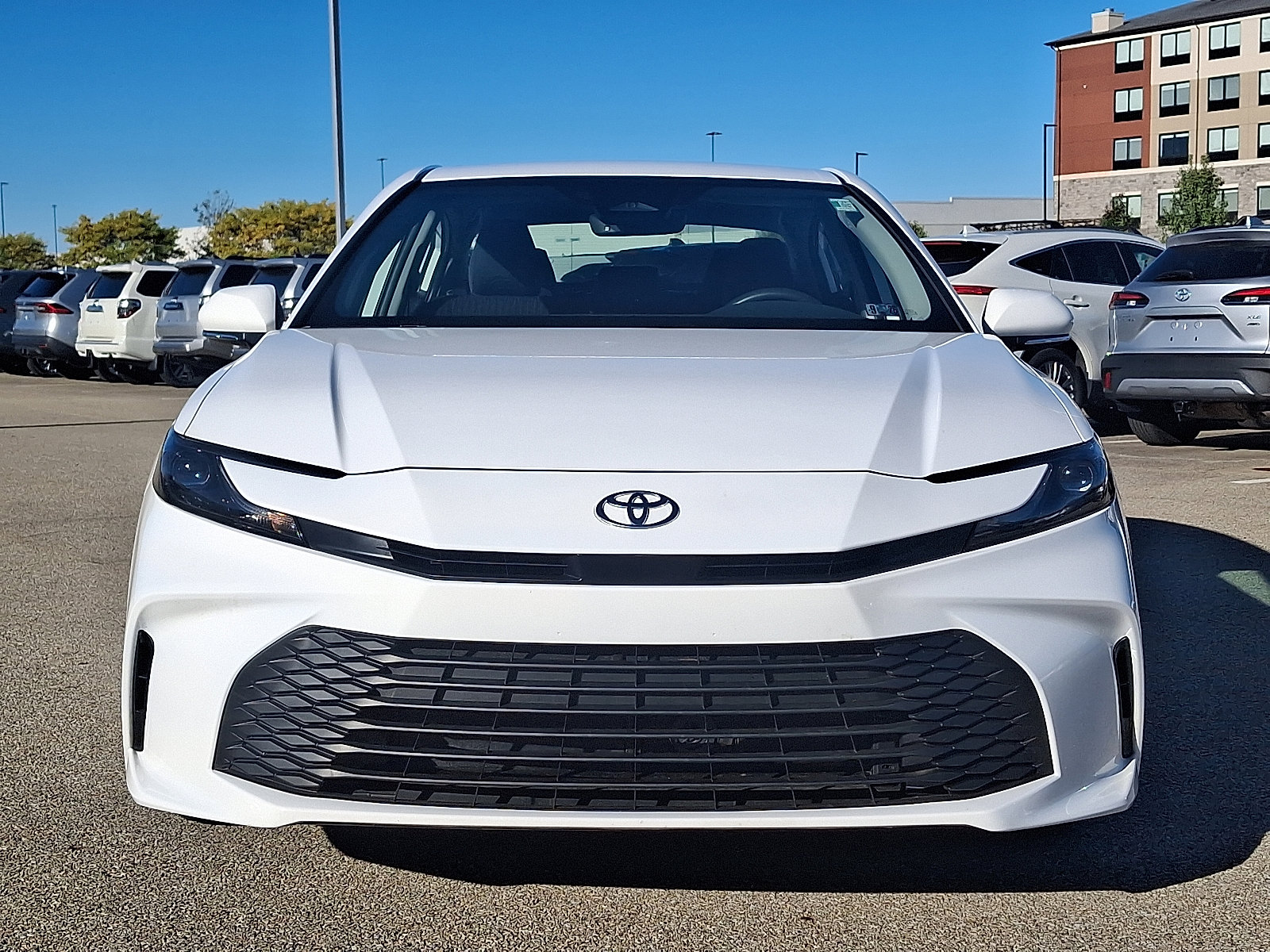 Certified 2025 Toyota Camry Hybrid image 2