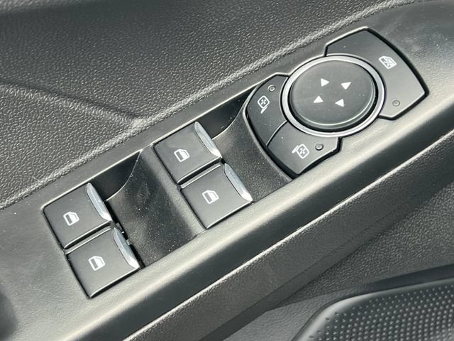 New 2025 Ford Escape SE w/ PHEV Premium Package FWD image 16