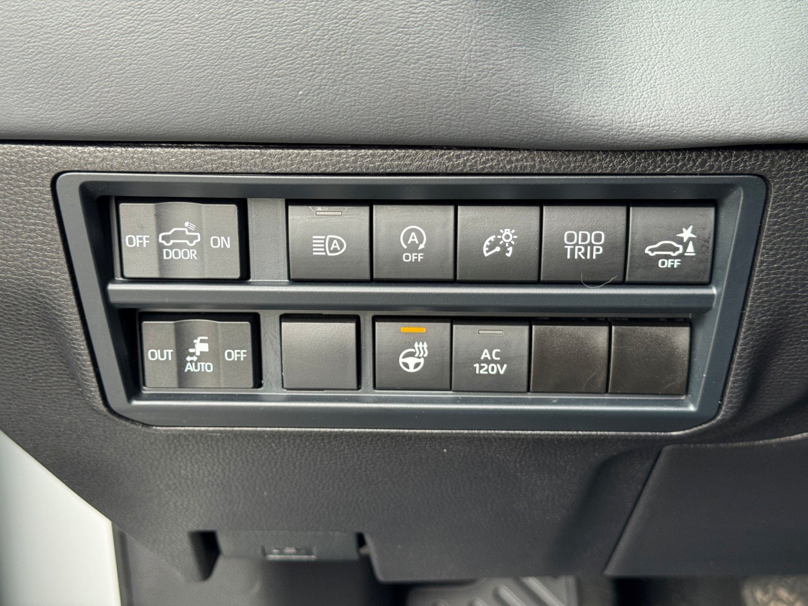 Used 2024 Toyota Tundra Platinum AWD/4WD image 19