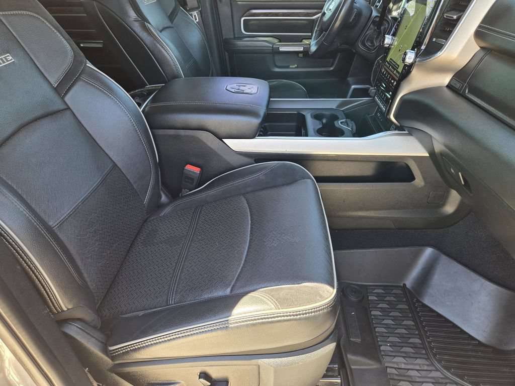 Used 2019 RAM 2500 Laramie AWD/4WD image 16