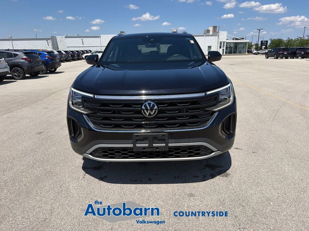 Used 2024 Volkswagen Atlas Cross Sport SE w/ Panoramic Sunroof Package AWD/4WD image 2